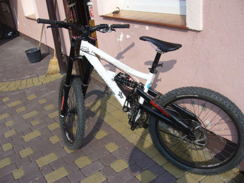 http://images48.fotosik.pl/281/44169fb5eae99901med.jpg