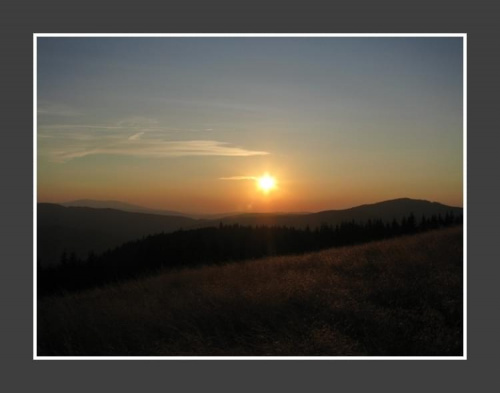 http://beskidtrek.pl/2008/09/22/wschod-slonca-na-bedoszce-wielkiej