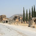 Hierapolis, Nekropola północna - chorzy tak licznie przybywający do leczniczych źródeł Pamukkale nie zawsze wracali do domów po odbytej kuracji... Jeden z największych cmentarzy Anatolii