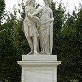 Statua w ogrodzie Pałacu Schonbrunn
