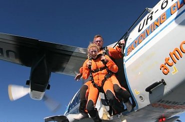 spadochroniarstwo - Skok z samolotu (www.tandemy.pl) #SkokiSpadochronowe #spadochroniarstwo #przasnysz #KlubSpadochronowyAtmosfera #spadochroniarze #SkokZeSpadochronem #SkokNaSpadochronie #adrenalina #SportyEkstremalne #samolot #SkokWTandemie