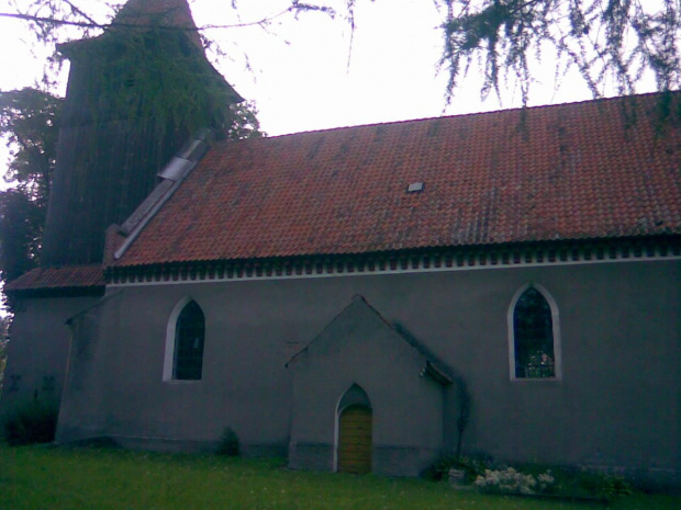 Bażyny k. Ornety - kościół parafialny