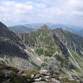 Na pierwszym planie Świnicka Przełęcz, na ostatnim Tatry Zachodnie z Bystrą, Starorobciańskim i Raczkową Czubą #Góry #Tatry