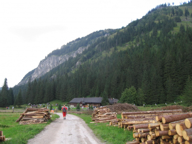 Leśniczówka TANAP-U u stóp Czerwonej Skałki #Góry #Tatry