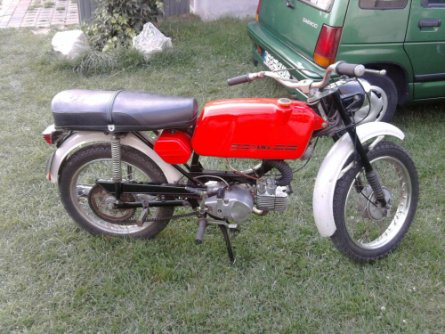 Moja Jawa 1981 rok. Tylko 3900 Km przebiegu. Oryginalny lakier, wszystkie elementy oryginalne profukcji czechosłowackiej. Zabytek jakich mało. #jawa #jawka #zabytek #czerwień #MałyPrzebieg #motocykl #motor #ideał #rarytas #oryginał