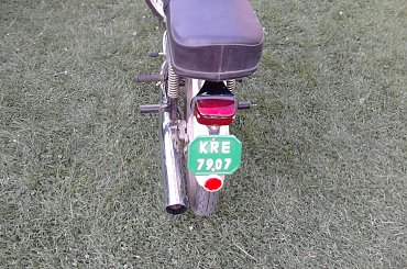 Moja Jawa 1981 rok. Tylko 3900 Km przebiegu. Oryginalny lakier, wszystkie elementy oryginalne profukcji czechosłowackiej. Zabytek jakich mało. #jawa #jawka #zabytek #czerwień #MałyPrzebieg #motocykl #motor #ideał #rarytas #oryginał