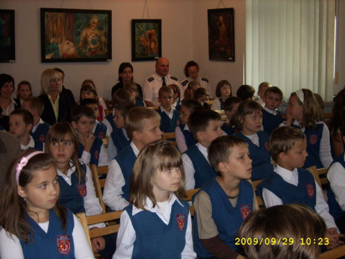 Limanowa 5 - zasłuchane dzieci (children are keeping their ears to) - 29.09.2009