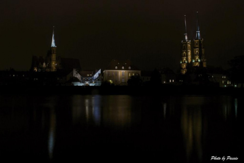 Ostrów Tumski nocą #wrocław #OstówTumski #odra #noc #światła #passiv #ariking #nikon
