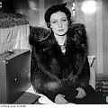 Jadwiga Kenda, aktorka. Kadr z filmu niemieckiego " Abenteuer in Warschau " ( Dyplomatyczna żona )_1939-1945 r.