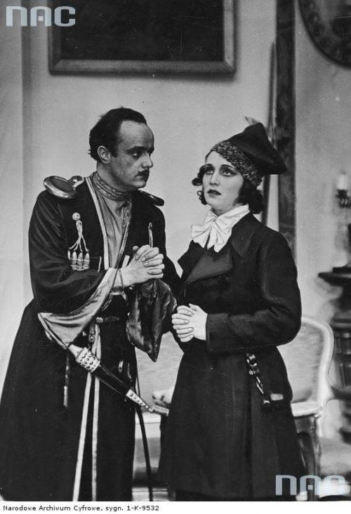 Janina Jabłonowska i Ryszard Kierczyński w sztuce " Emilia Plater " w Teatrze Miejskim w Bydgoszczy_1937 r.