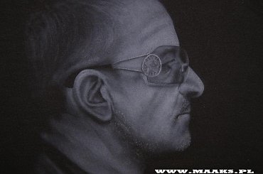 Koszulka malowana techniką airbrush. Więcej na www.maaks.pl #airbrush #TShirt #aerograf #aerografia #koszulka #bono #BonoU2 #ArtystyczneLakiernictwo #lakiernictwo #MalowaneAerografem #aerografika