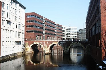 Hamburg 3 / 2010 okolice centrum #hamburg #centrum #most #spacer