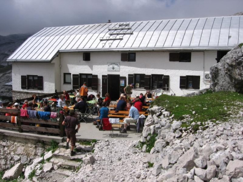 Schronisko Knorrhütte - 2051 m