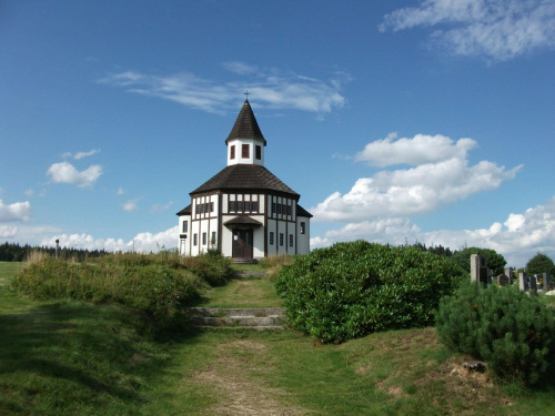 Kościółek cmentarny w Kořenovie :)