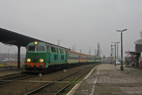 13.12.2008 SU45-045 wjeżdża na stację w Kostrzynie z pociągiem pośpiesznym Kopernik z Warszawy Wsch, po raz ostatni w tym rozkładzie .