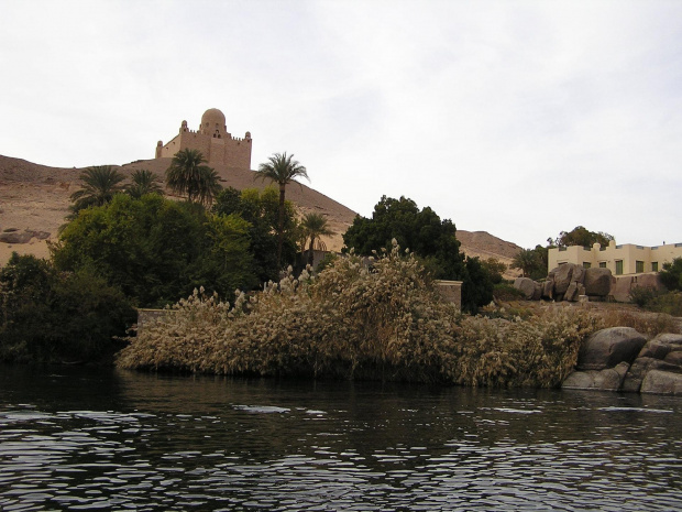Mauzoleum bogatego szejka, Agi Chana (zm.1957), zbudowany przez zrozpaczoną żonę po jego śmierci. #Egipt #Nubia #zwiedzanie #egzotyczne