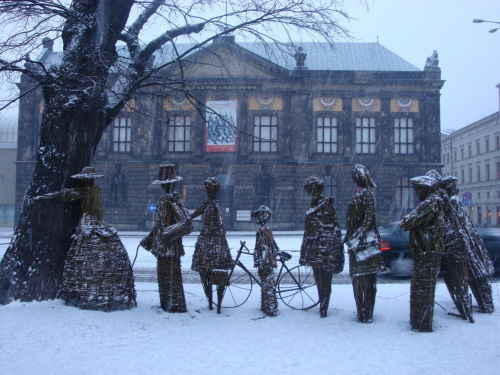 przed Muzeum Narodowym w Poznaniu