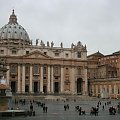 Bazylika Św. Piotra wedle tradycji stoi na miejscu ukrzyżowania i pochówku św. Piotra #bazylika #Rzym #Watykan #fontanna