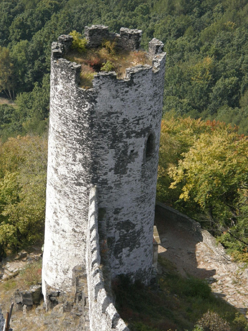 zamek czeskiego raju Bezdeś #ArchitekturaZabytki #Bezdeś #Czechy #CzeskiRaj #jesień #zamki #wieże