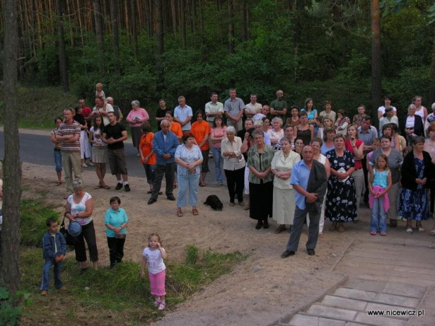 Foto Nicewicz - Dzięki staraniom Ks. Proboszcza Parafii Najświętszego Serca Jezusowego w Koźle została zbudowana kapliczka z figurką Świętego Brunon z Kwerfurtu na Śmierciowej Górze przy drodze Kozioł  Wincenta. #Swięty #Brunon