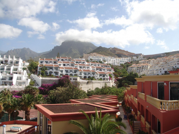 Widok z naszego hotelu :) #chmurki #egzotyczne #góry #Niebo #palma #roślinki #Teneryfa #wulkan